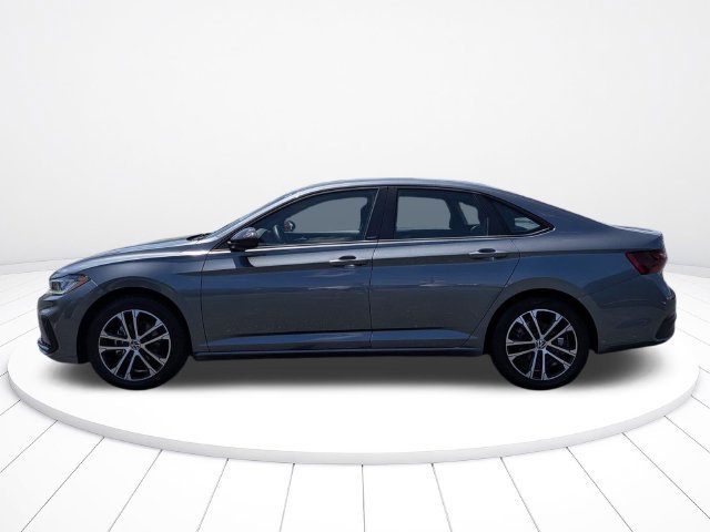 Used 2025 Volkswagen Jetta Sport FWD image 6