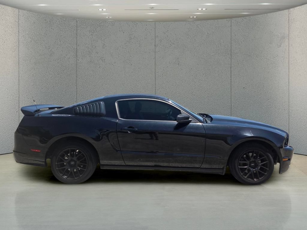 Used 2014 Ford Mustang Premium RWD image 6