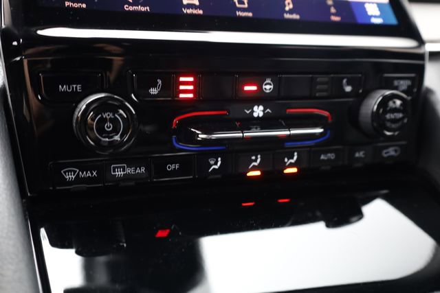 Used 2022 Jeep Grand Cherokee L Limited image 19