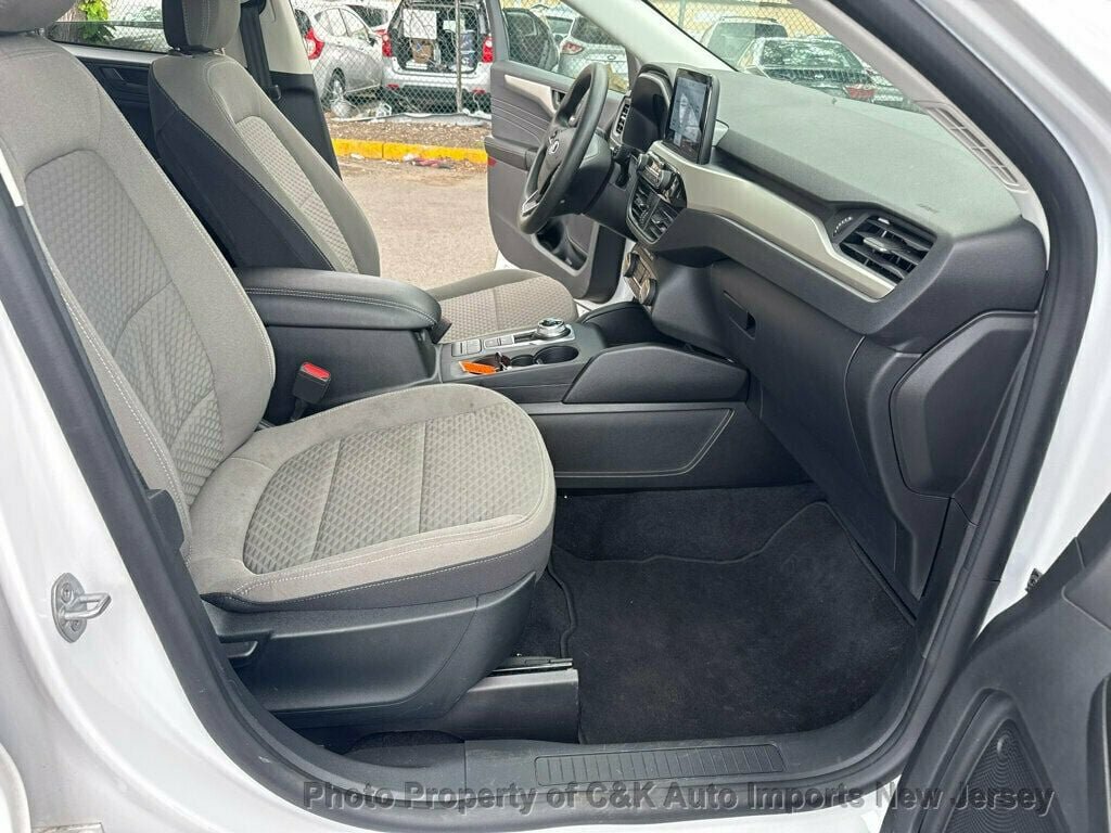 Used 2022 Ford Escape SE AWD/4WD image 15