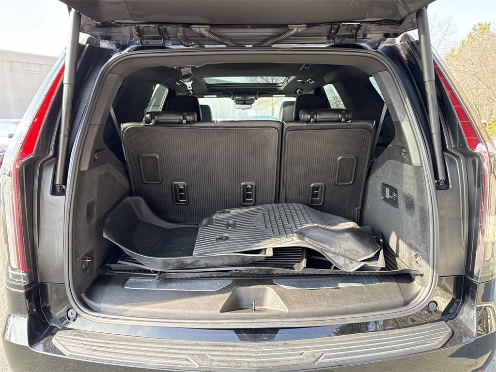 Used 2021 Cadillac Escalade Premium Luxury image 14