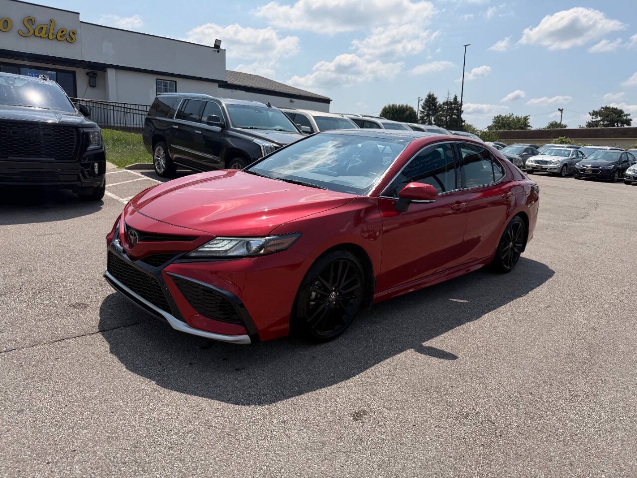 Used 2023 Toyota Camry XSE w/ Navigation Package FWD image 2