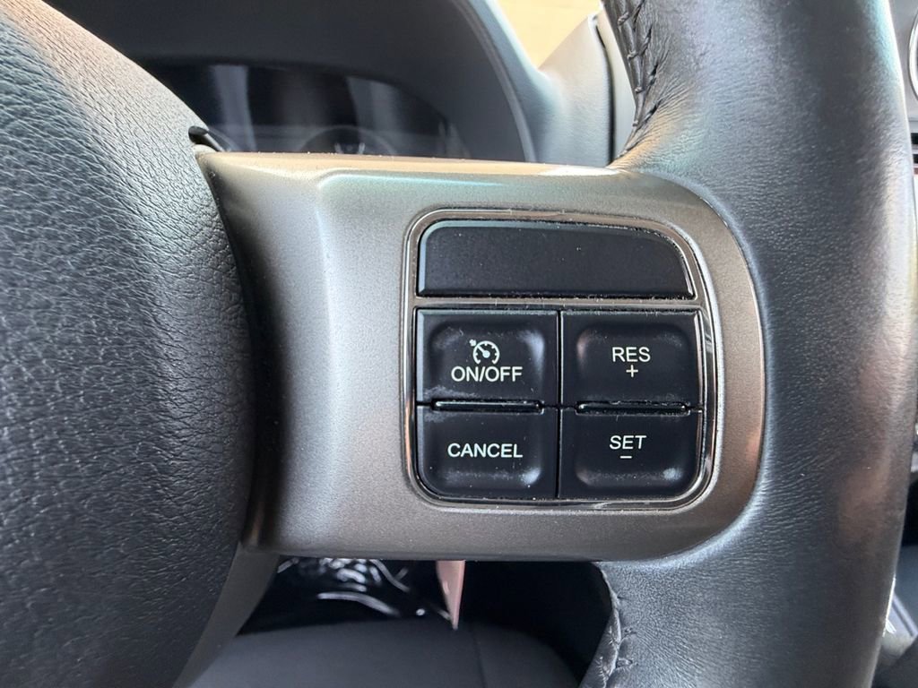 Used 2012 Jeep Compass Latitude FWD image 24