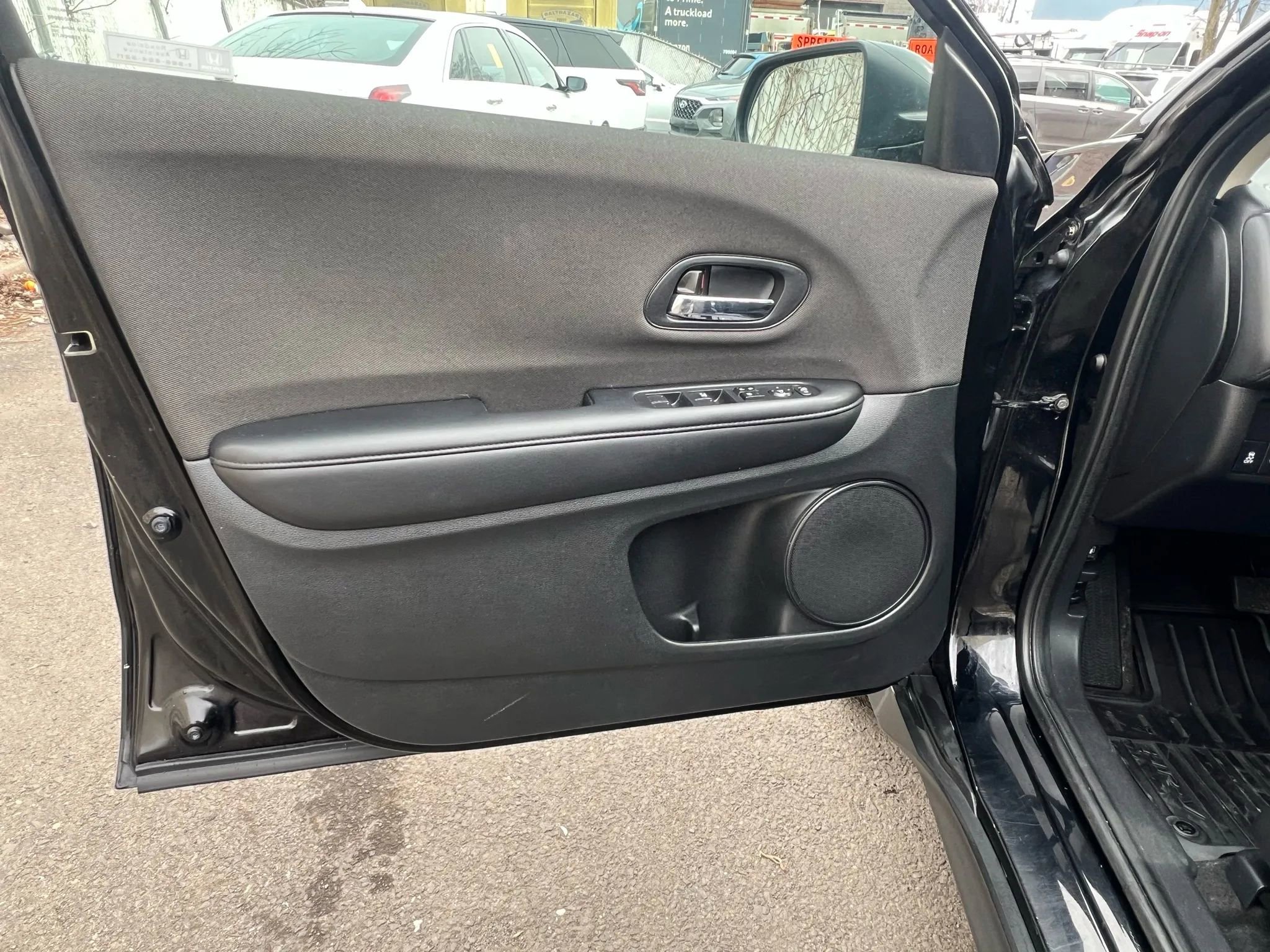 Used 2020 Honda HR-V LX image 22