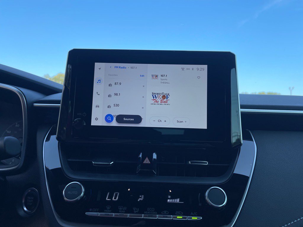 Used 2023 Toyota Corolla SE image 5