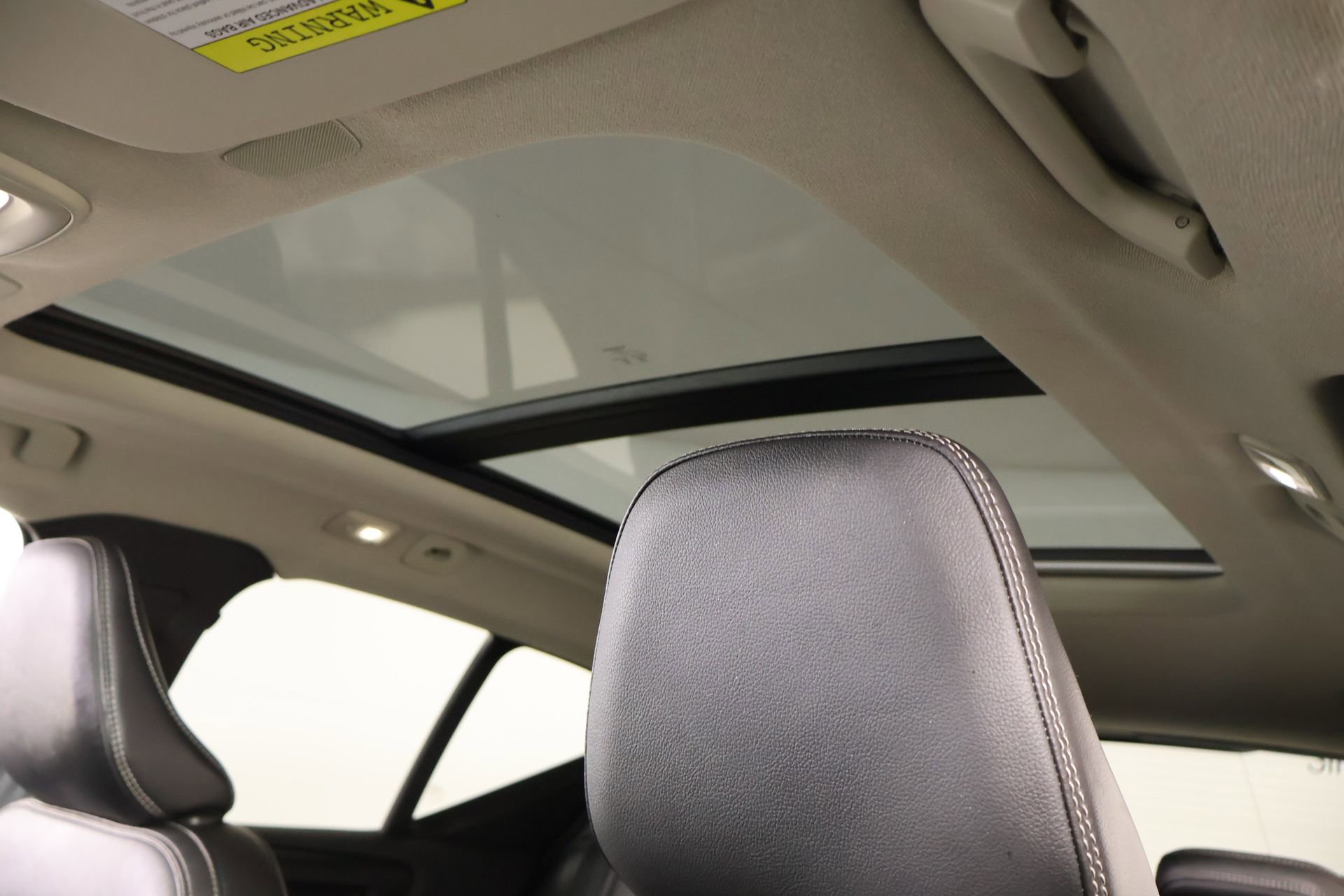 Used 2024 Volvo XC40 B5 Ultimate w/ Protection Package Premier image 16