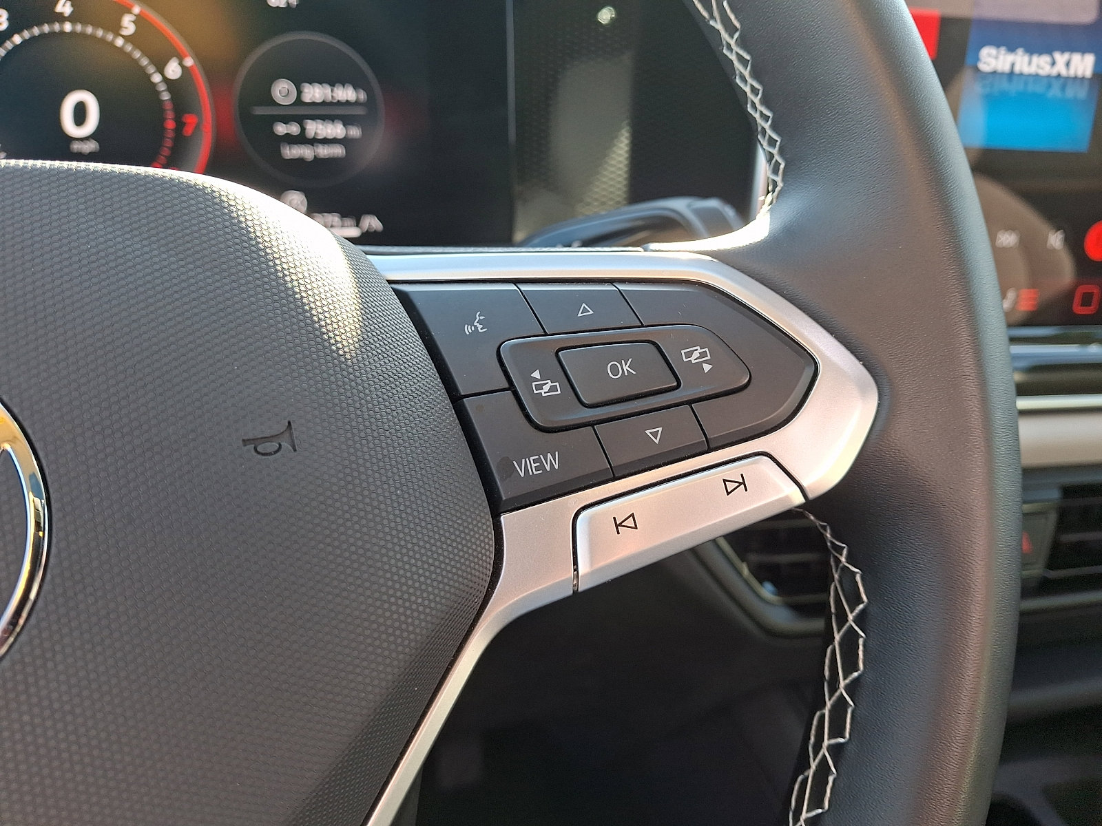 Certified 2025 Volkswagen Tiguan SE image 20