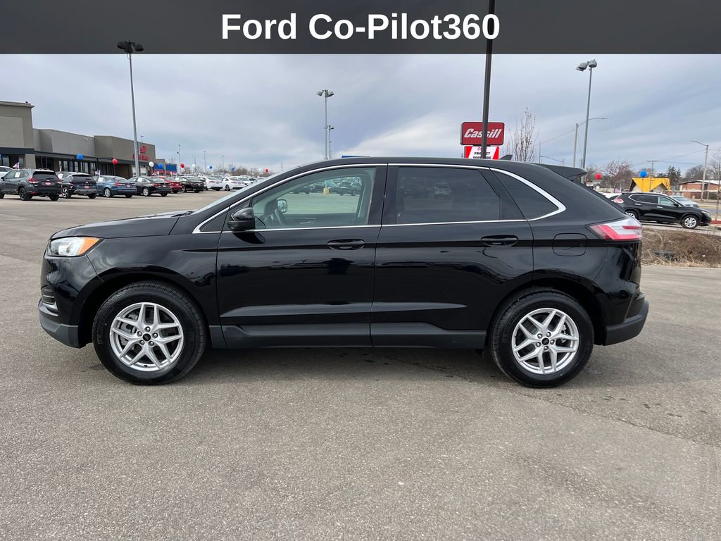 Used 2024 Ford Edge SEL image 2