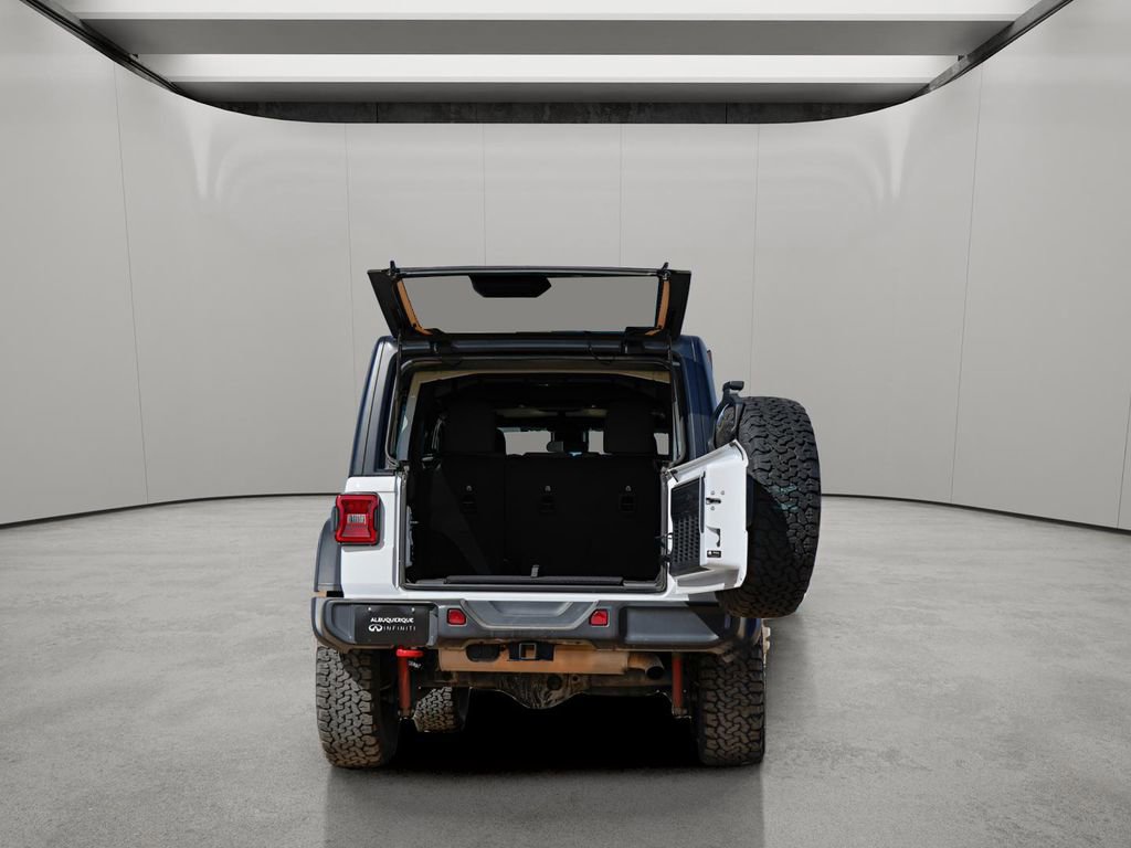 Used 2025 Jeep Wrangler Unlimited Rubicon image 5