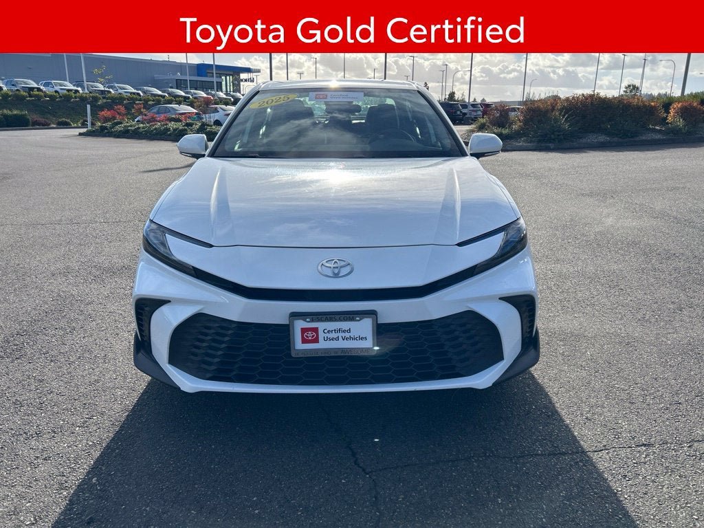 Used 2025 Toyota Camry SE FWD image 3