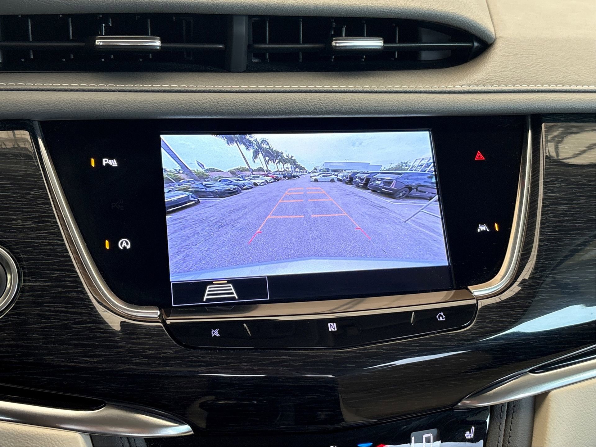 Used 2020 Cadillac XT6 Premium Luxury image 25