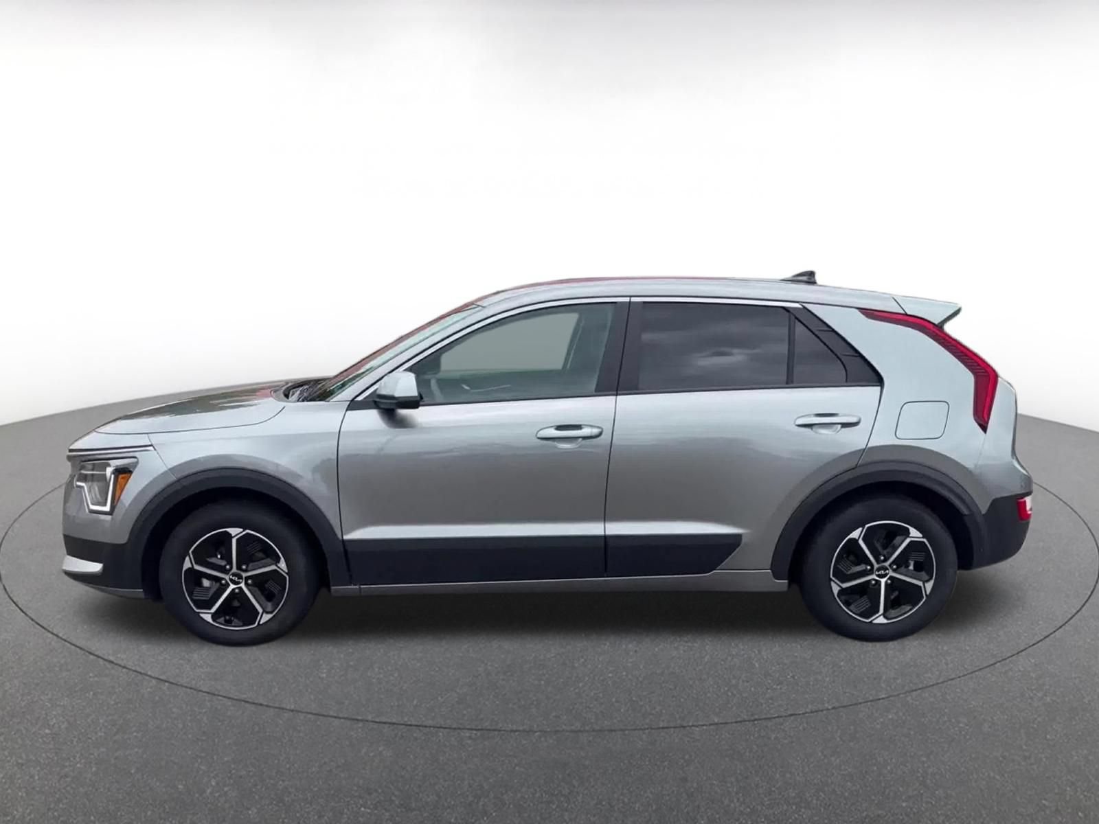 Used 2026 Kia Niro LX FWD image 9