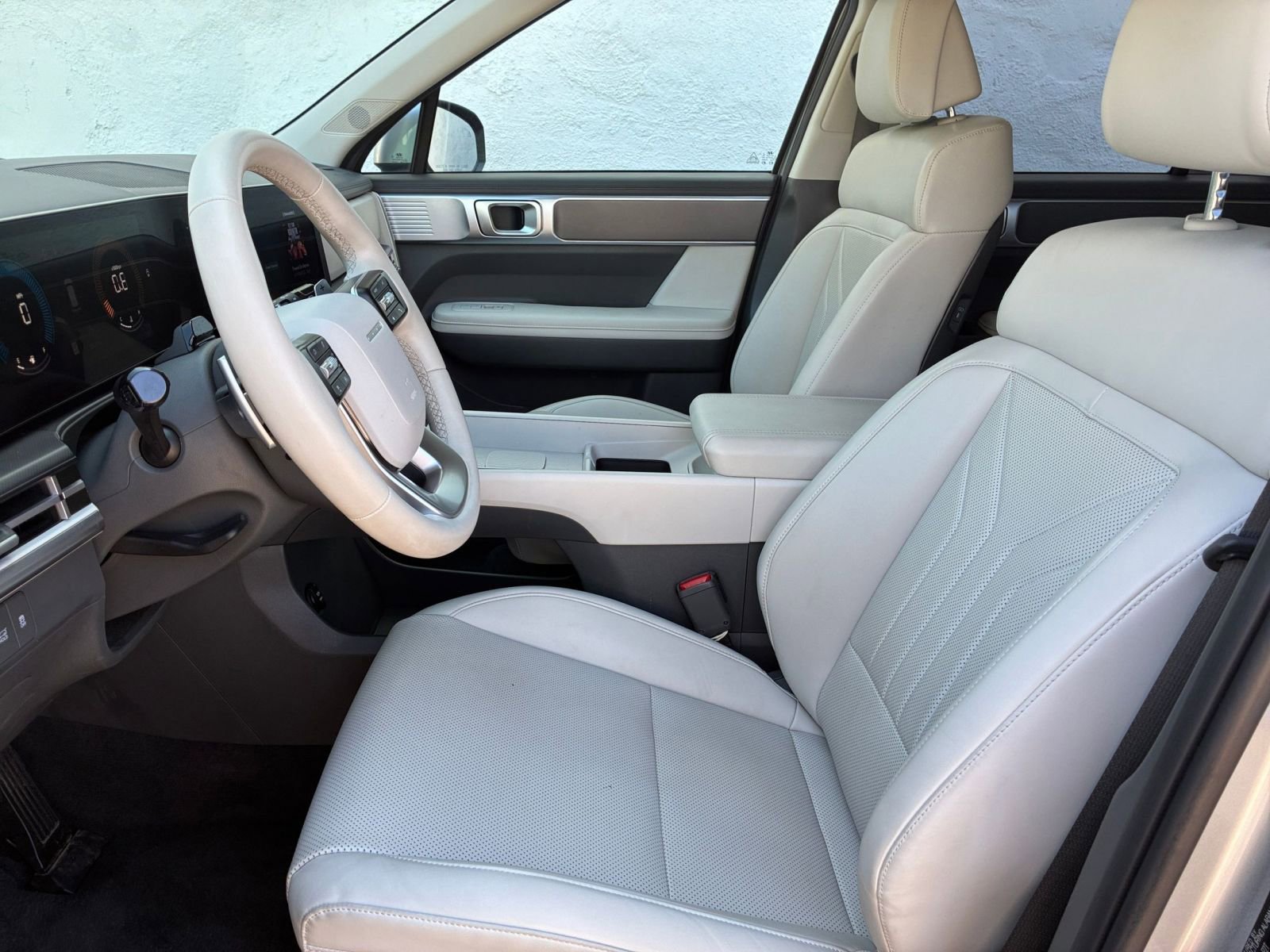 Used 2025 Hyundai Santa Fe SEL AWD/4WD image 29
