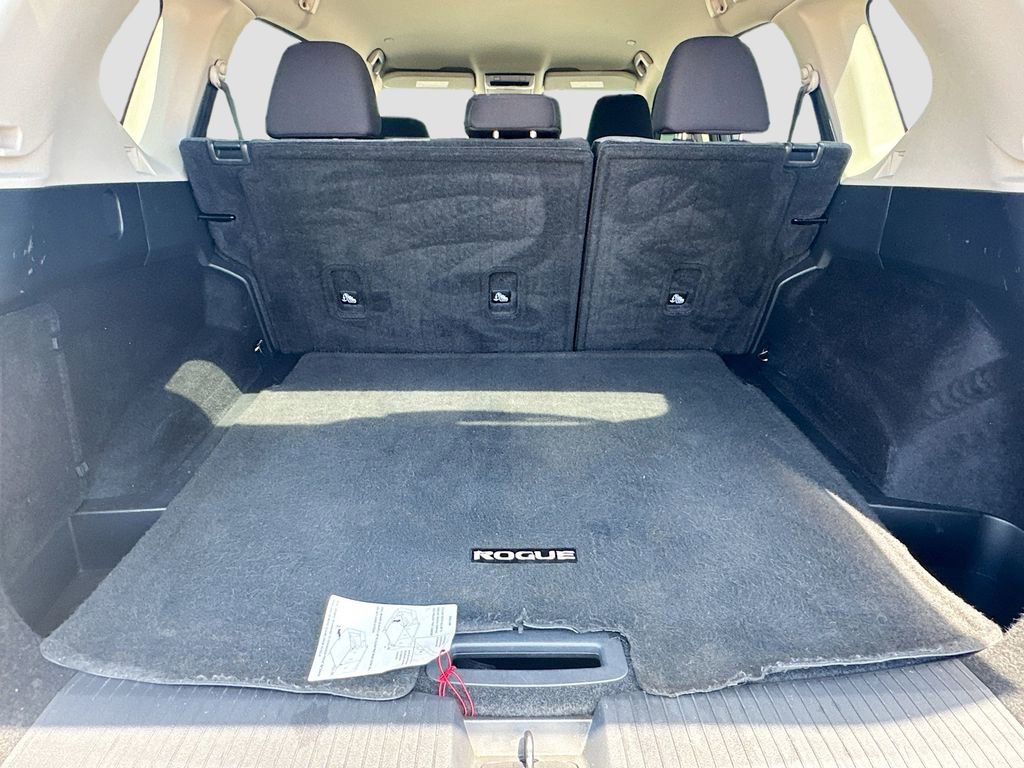 Used 2023 Nissan Rogue SV FWD image 23