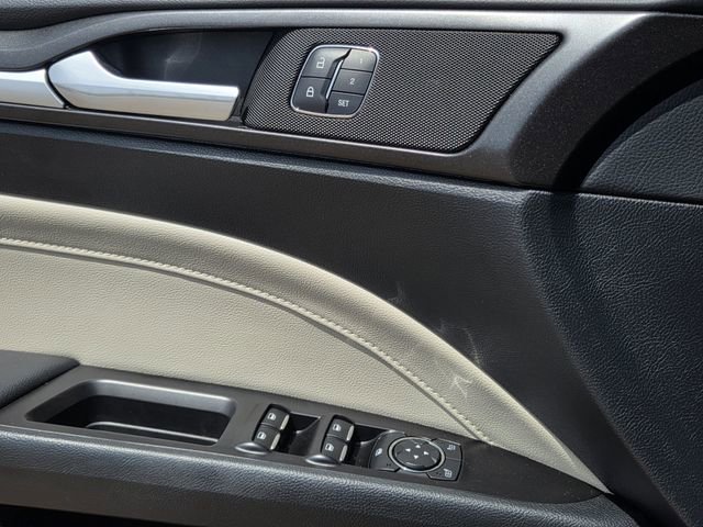 Used 2017 Ford Fusion Titanium image 17