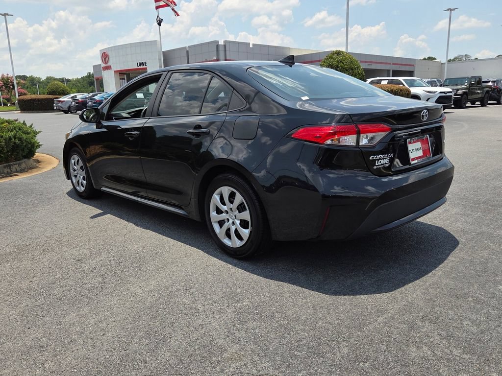 Used 2022 Toyota Corolla LE FWD image 9