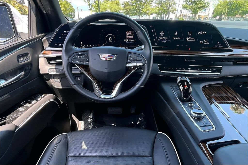 Used 2021 Cadillac Escalade Premium Luxury AWD/4WD image 7