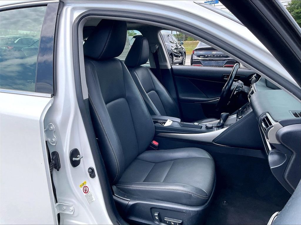 Used 2017 Lexus IS 200t w/ Premium Package RWD image 10
