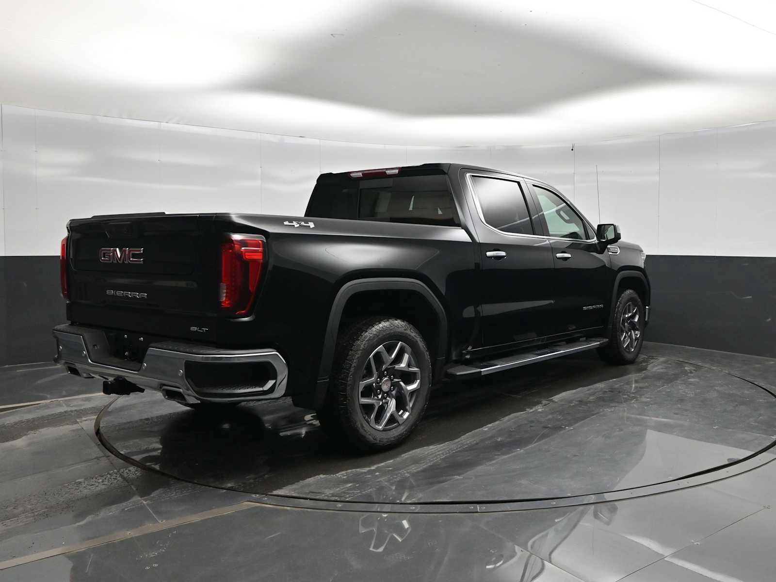 New 2026 GMC Sierra 1500 SLT w/ SLT Premium Plus Package AWD/4WD image 7