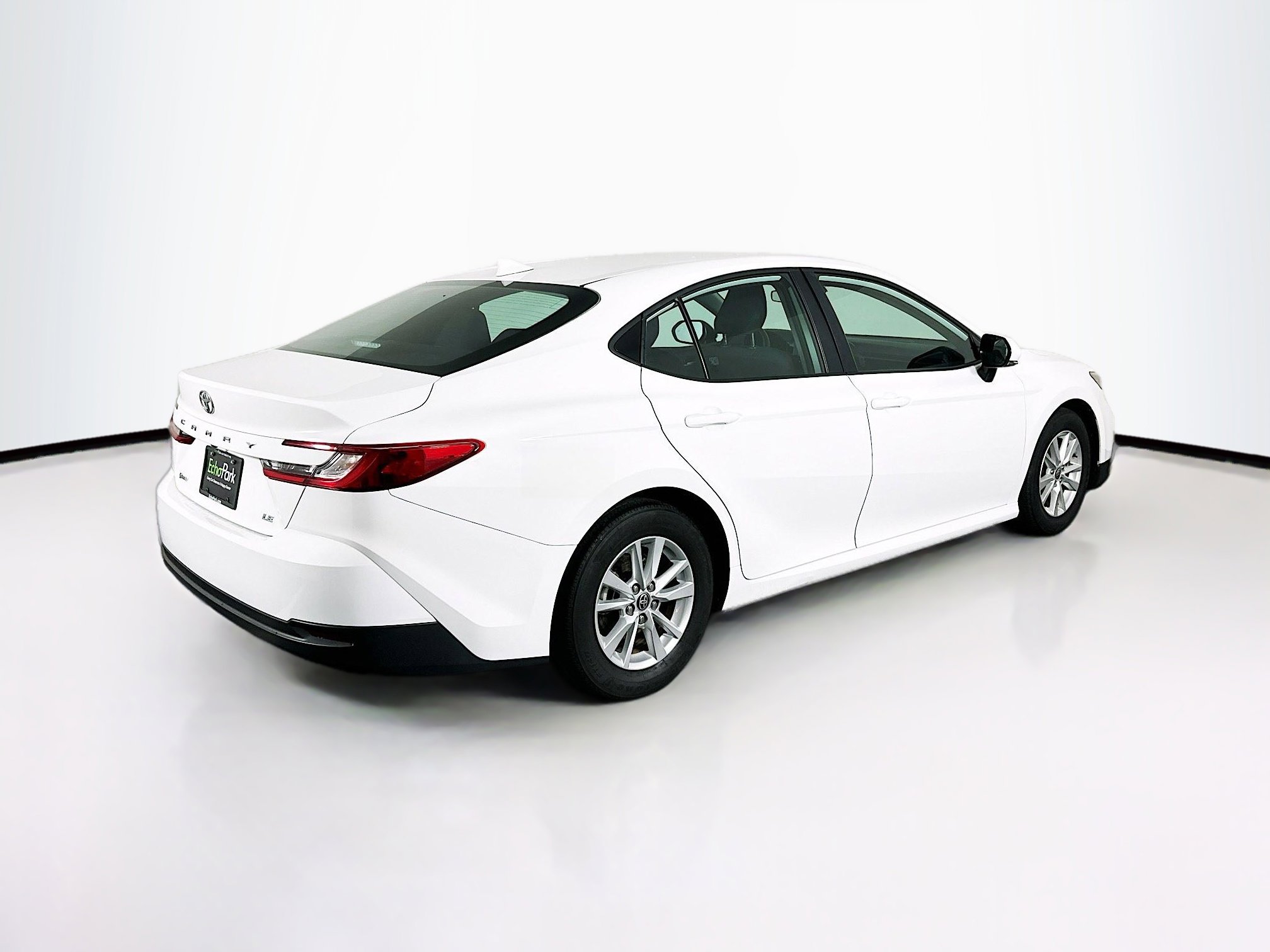 Used 2025 Toyota Camry LE image 9