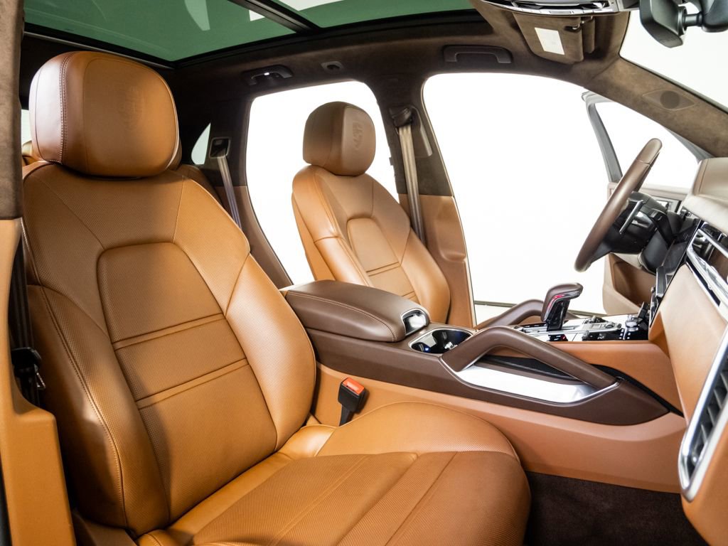 Certified 2023 Porsche Cayenne Turbo image 24