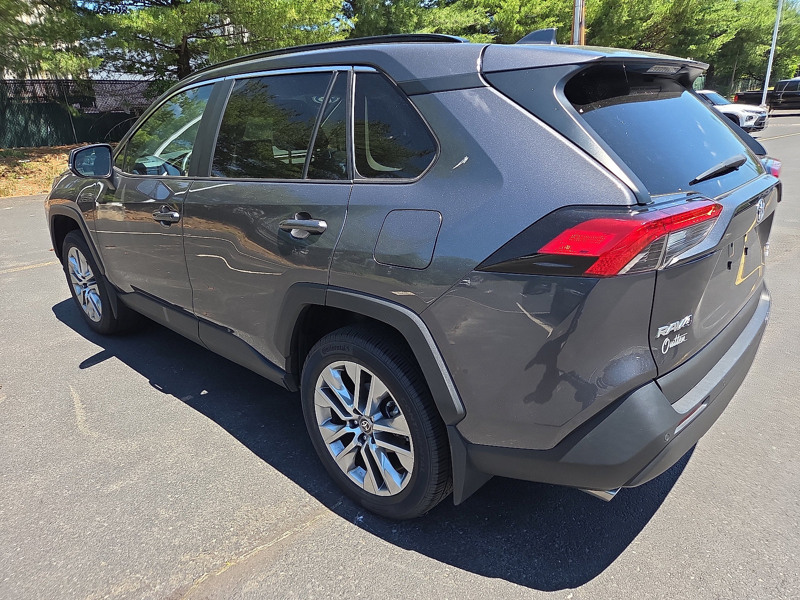 Used 2023 Toyota RAV4 XLE Premium AWD/4WD image 5