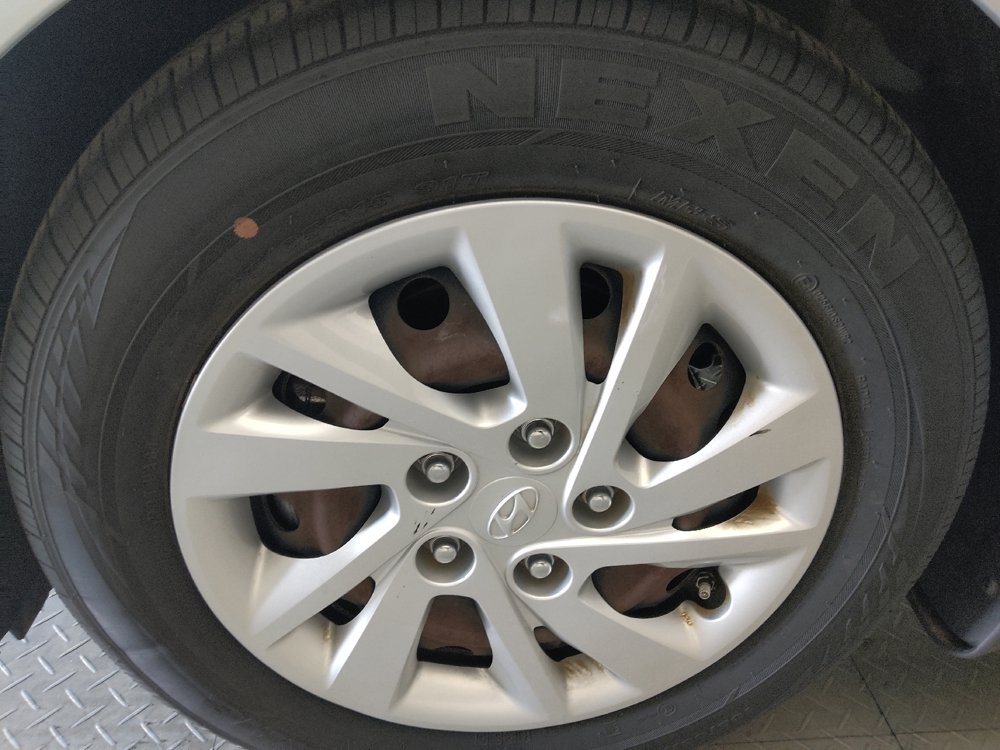 Used 2019 Hyundai Elantra SE FWD image 31
