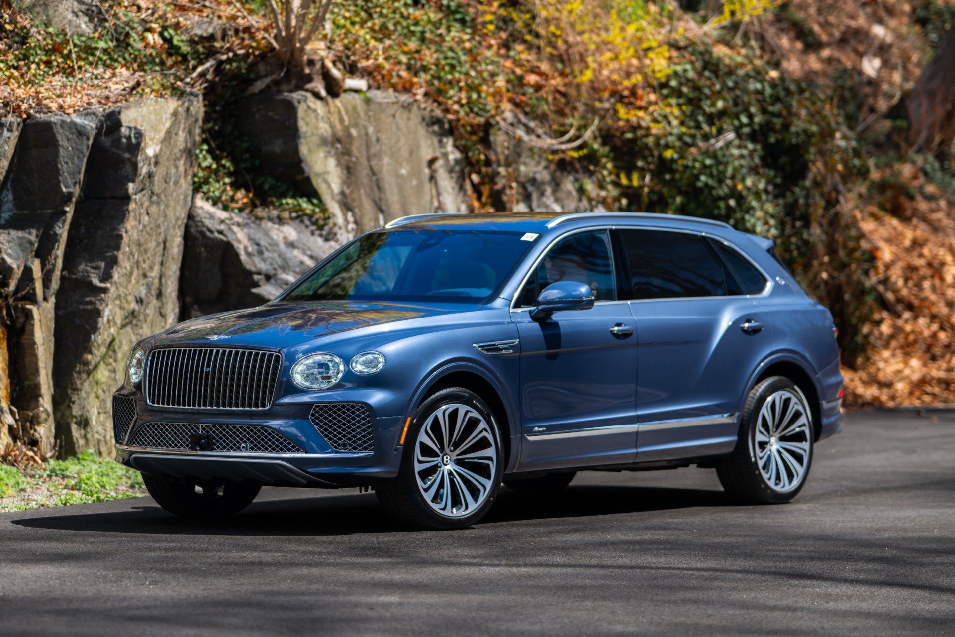 Certified 2025 Bentley Bentayga Extended Wheelbase AWD/4WD image 49