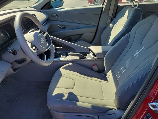 Used 2025 Hyundai Elantra Sport image 17
