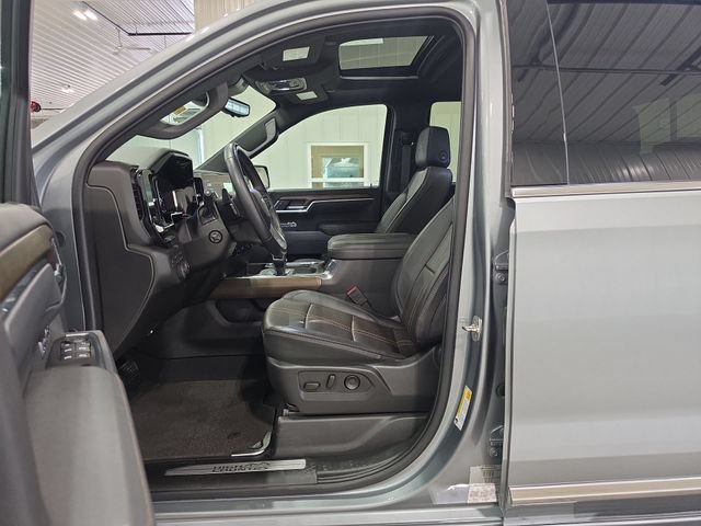 Used 2025 Chevrolet Silverado 1500 High Country w/ Technology Package AWD/4WD image 22