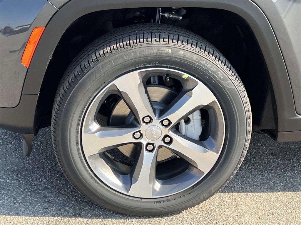 New 2025 Jeep Grand Cherokee Limited image 8