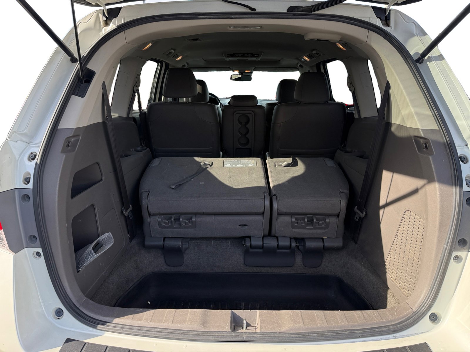 Used 2014 Honda Odyssey Touring Elite image 17