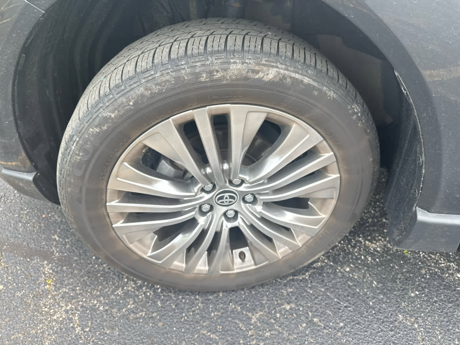 Used 2023 Toyota Venza Limited AWD/4WD image 13