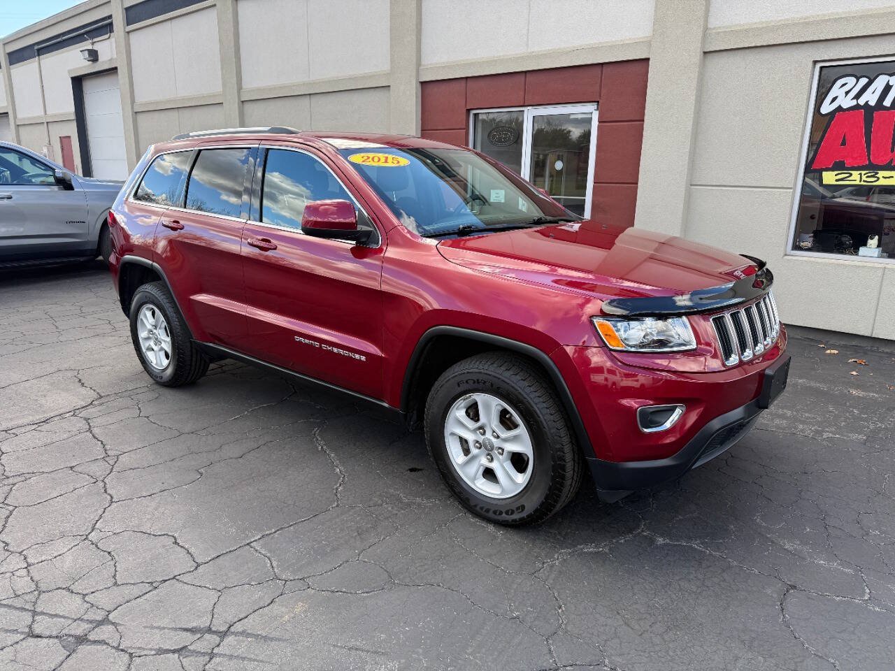 Used 2015 Jeep Grand Cherokee Laredo w/ Quick Order Package 23E AWD/4WD image 1
