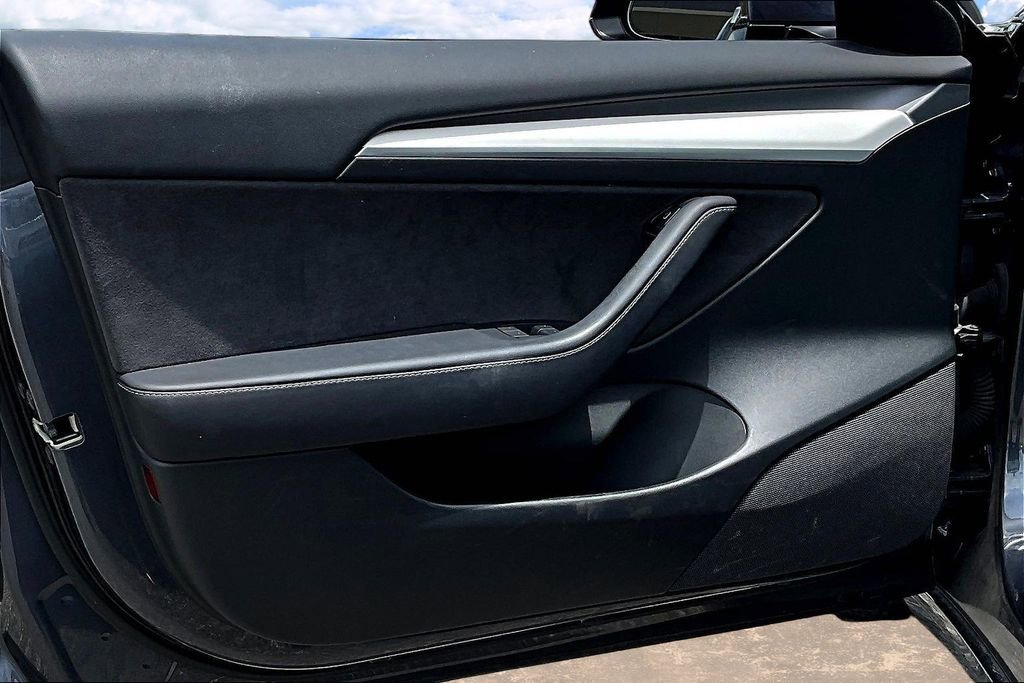 Used 2023 Tesla Model 3 Standard Range RWD image 17
