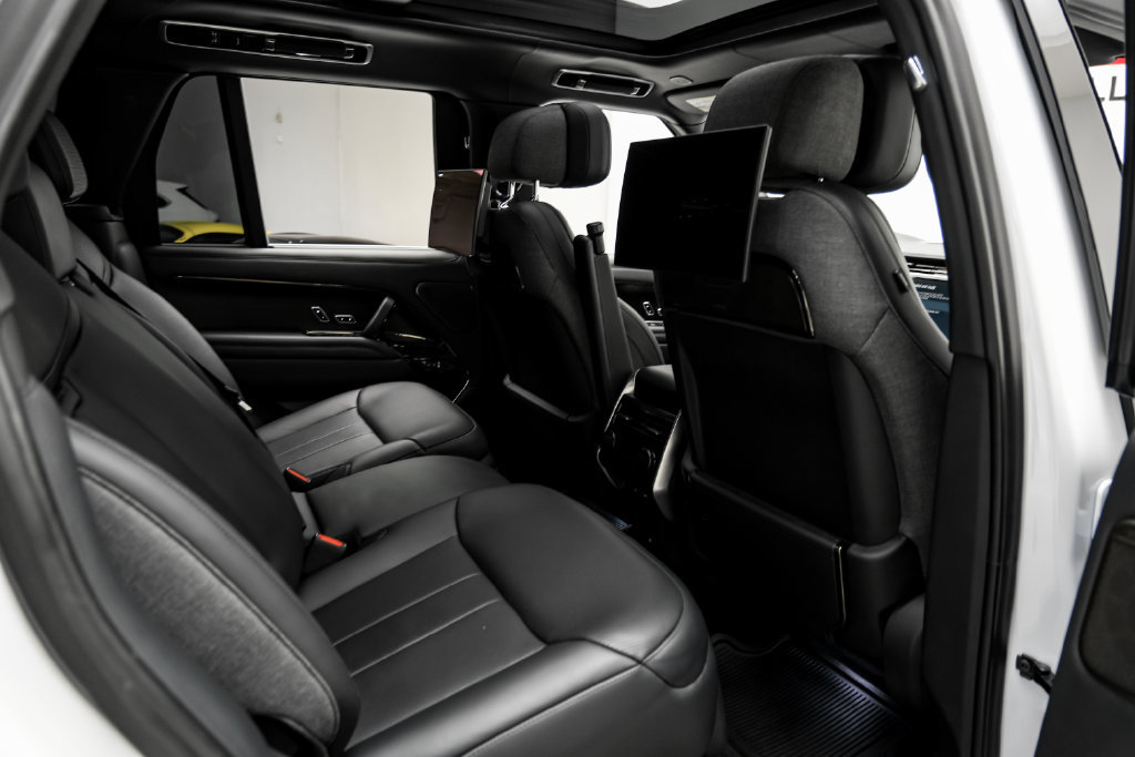 Used 2023 Land Rover Range Rover SV AWD/4WD image 36
