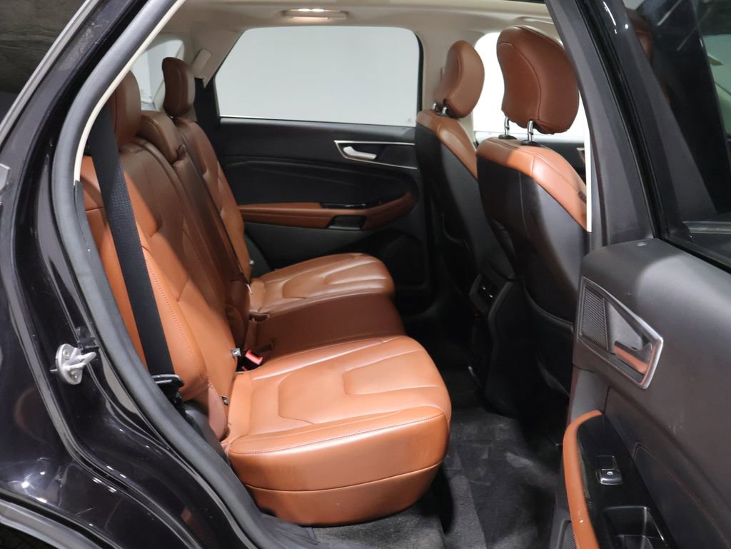 Used 2019 Ford Edge Titanium w/ Equipment Group 301A AWD/4WD image 23