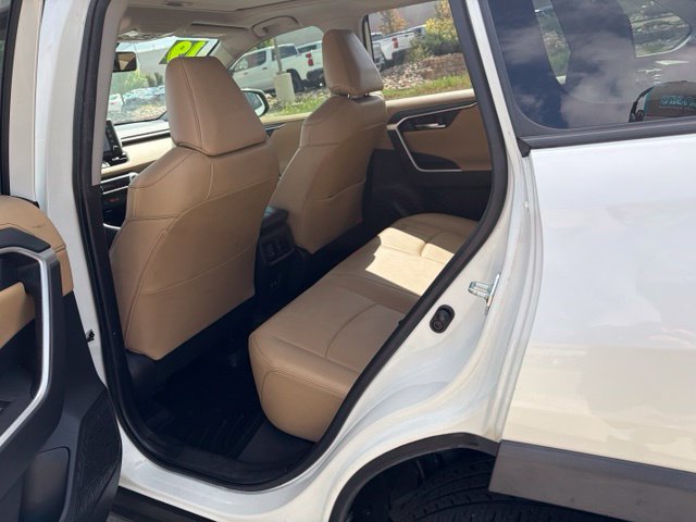 Used 2019 Toyota RAV4 Limited FWD image 18