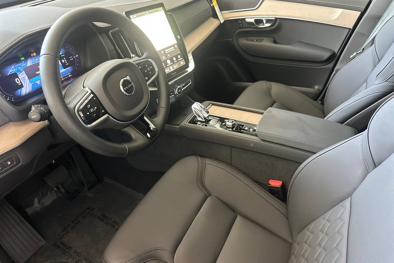 New 2026 Volvo XC90 T8 Plus w/ Protection Package AWD/4WD image 9