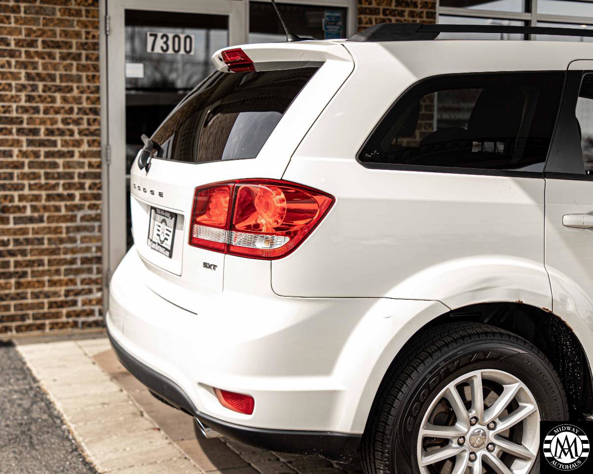 Used 2015 Dodge Journey SXT w/ Flexible Seating Group image 27