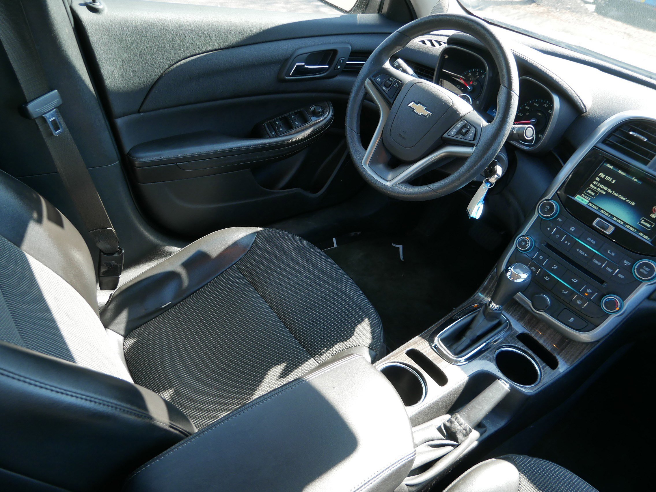 Used 2016 Chevrolet Malibu LT image 9