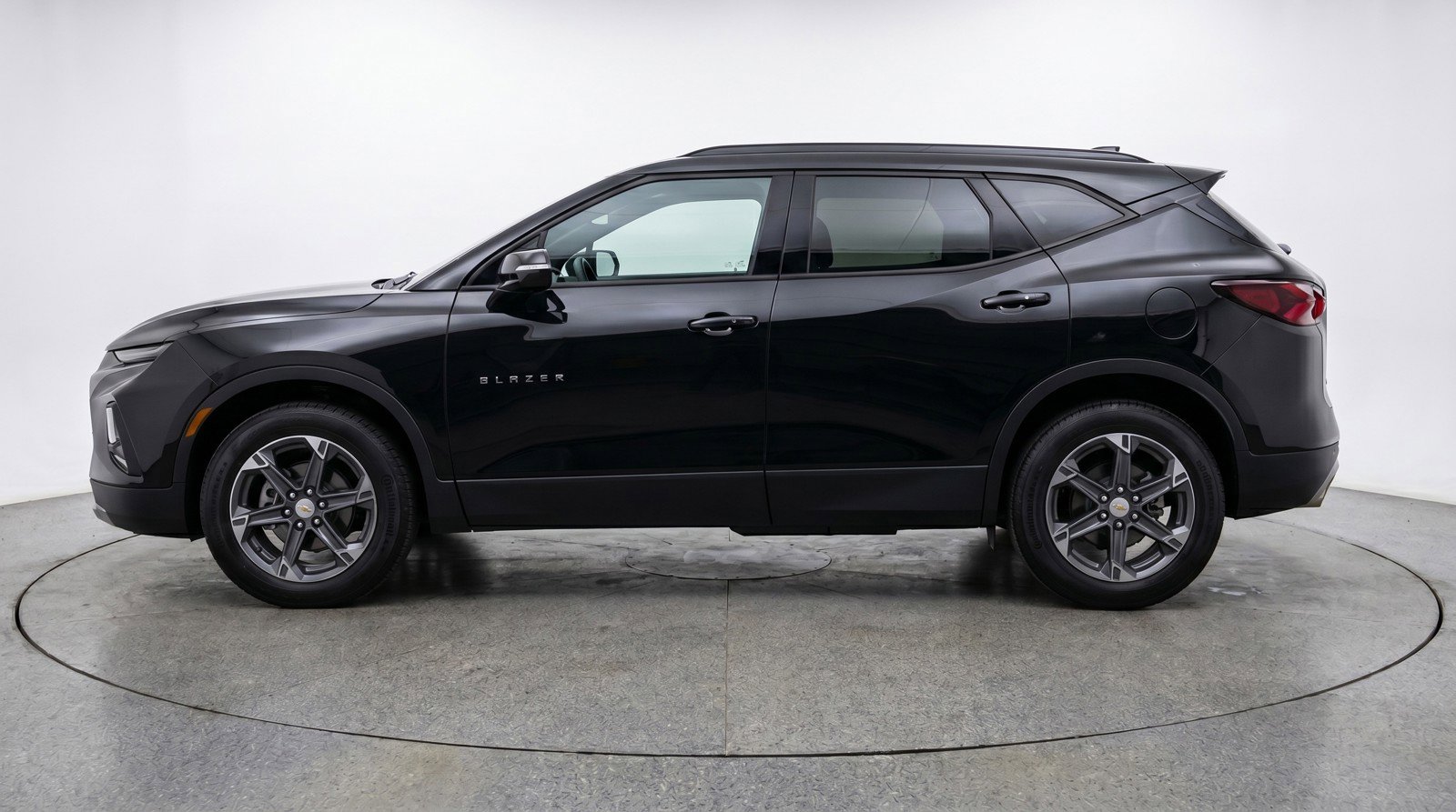 Used 2025 Chevrolet Blazer LT FWD image 5