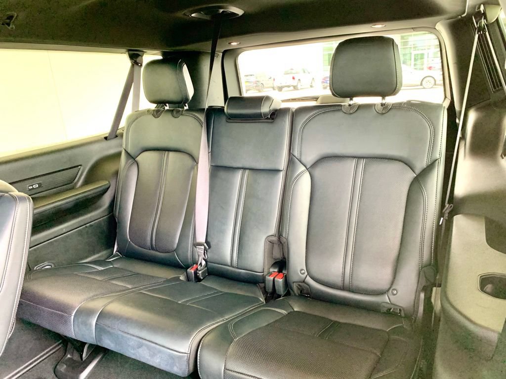 Used 2025 Jeep Wagoneer L Series II AWD/4WD image 21