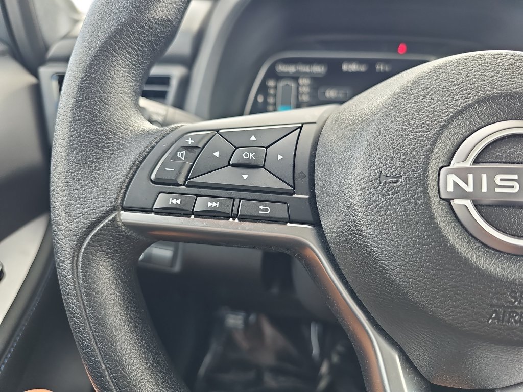 Used 2025 Nissan Leaf S FWD image 17