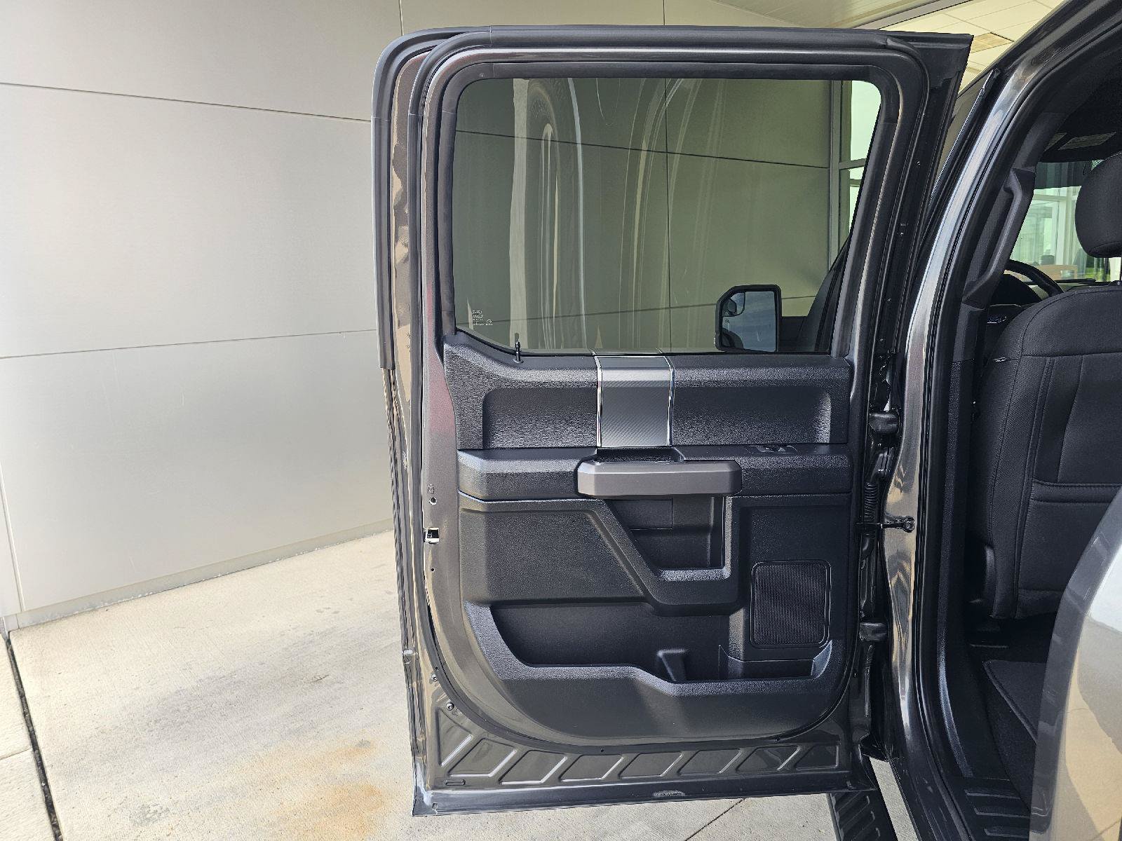 Used 2019 Ford F150 XLT w/ Equipment Group 302A Luxury AWD/4WD image 16
