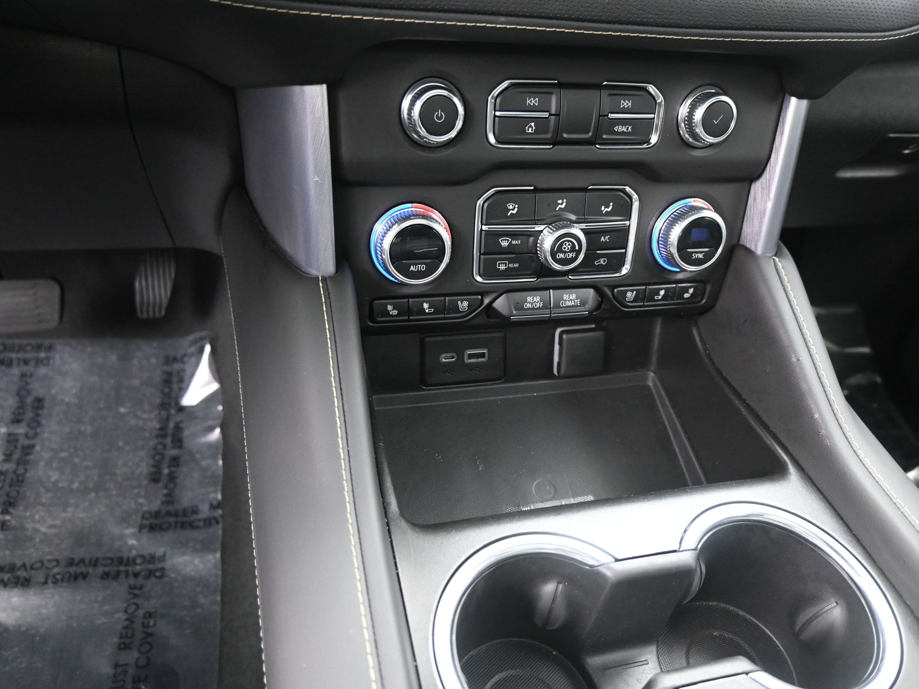 Used 2023 GMC Yukon SLT image 14