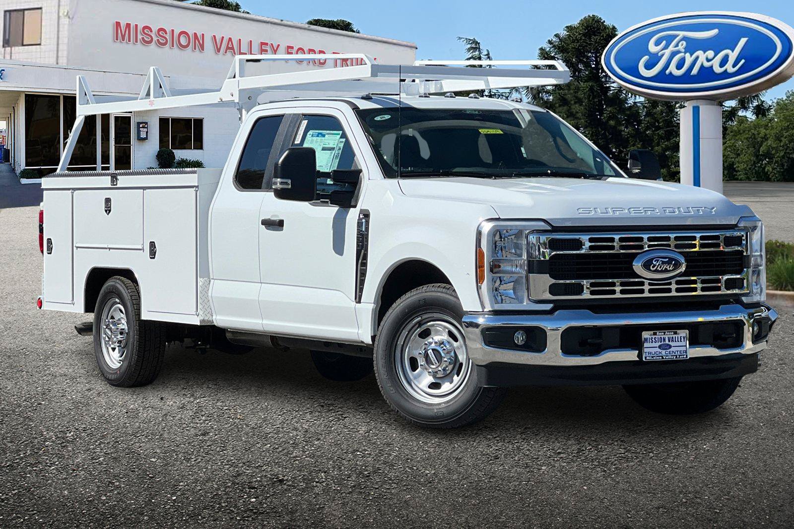 New 2026 Ford F350 XL w/ XL Chrome Package RWD image 2