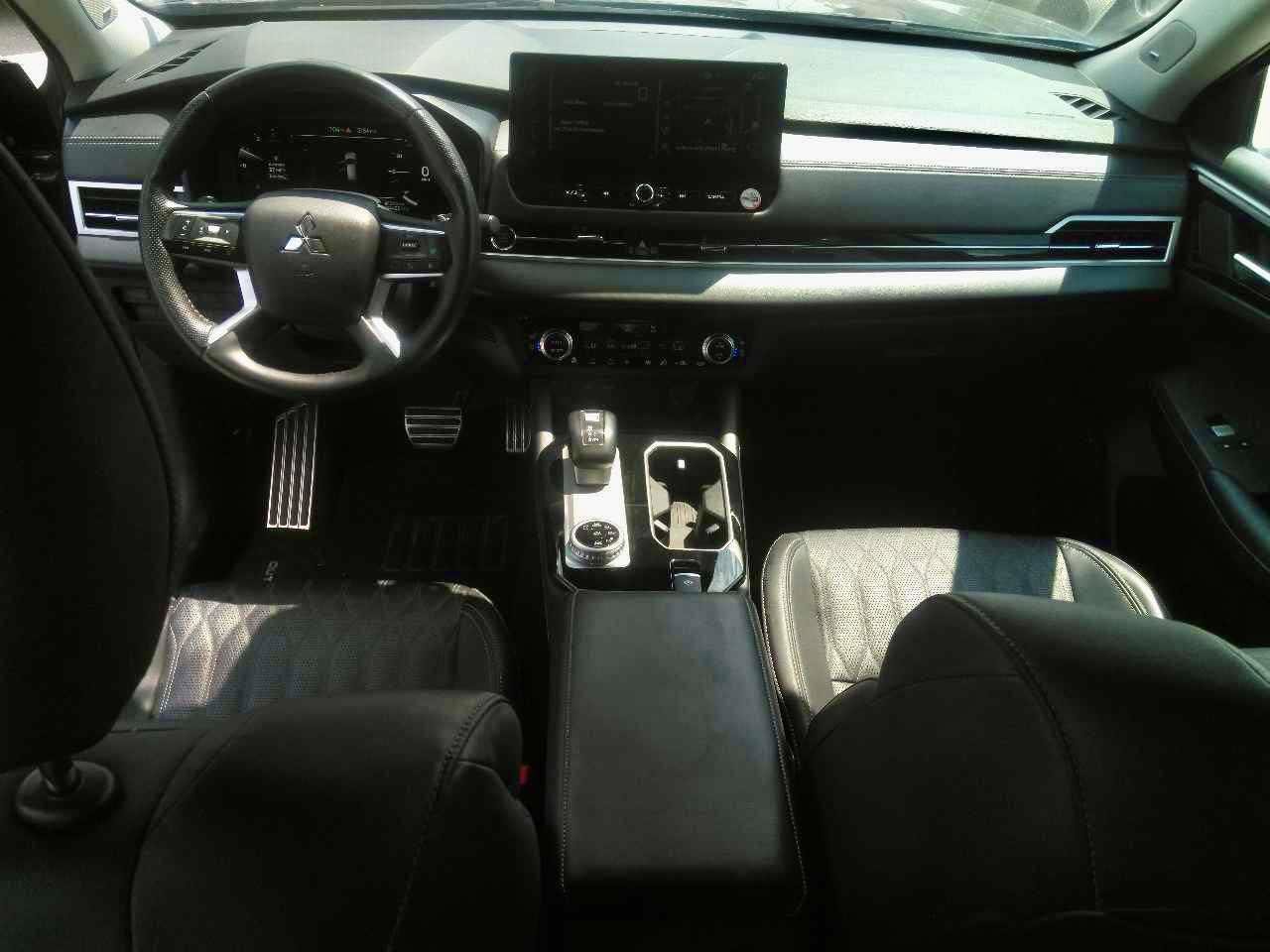 Used 2025 Mitsubishi Outlander SEL AWD/4WD image 7