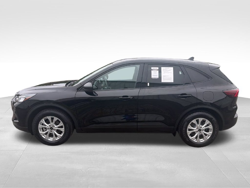Used 2025 Ford Escape Active FWD image 2