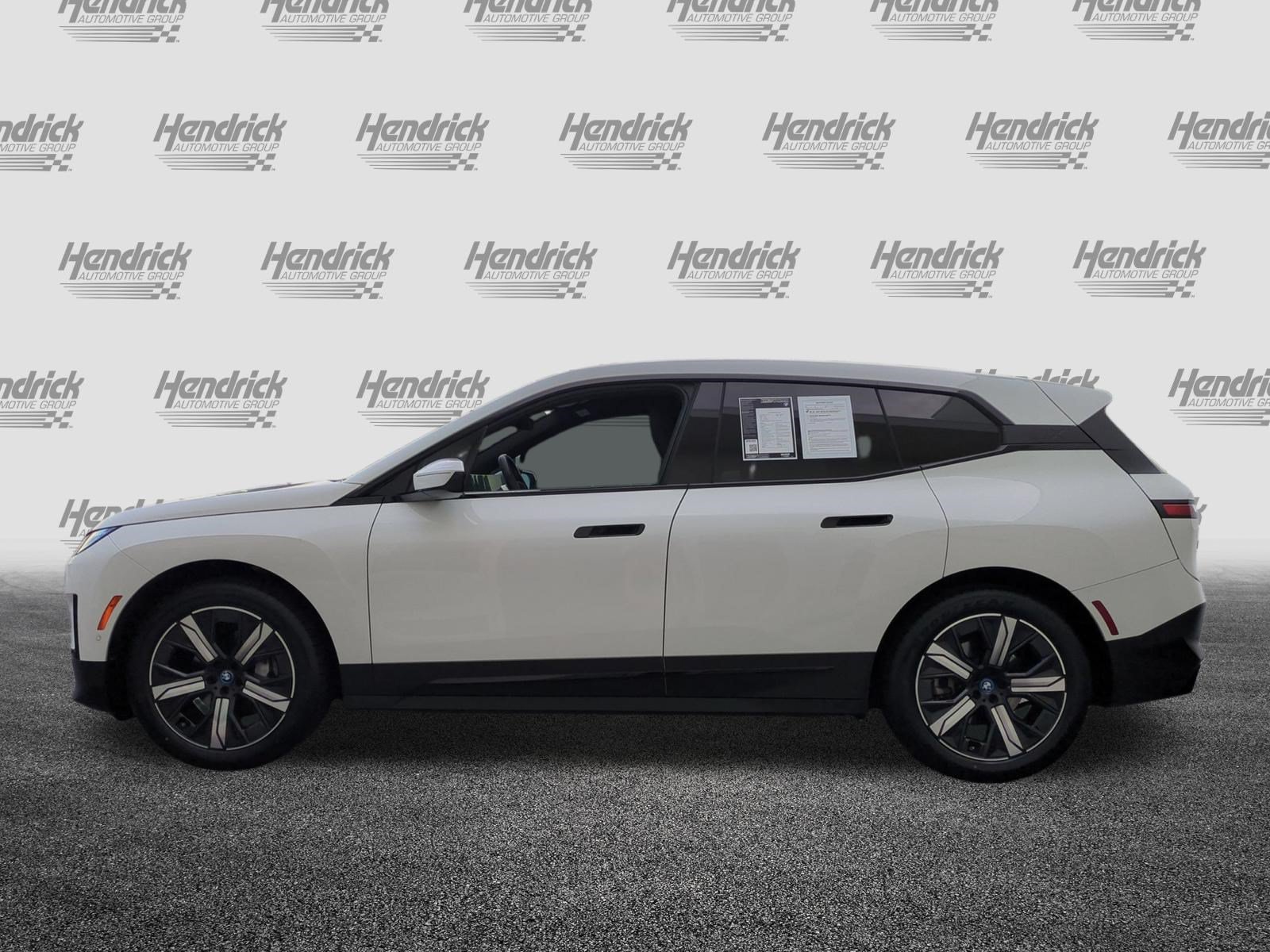 Certified 2022 BMW iX xDrive50 AWD/4WD image 7
